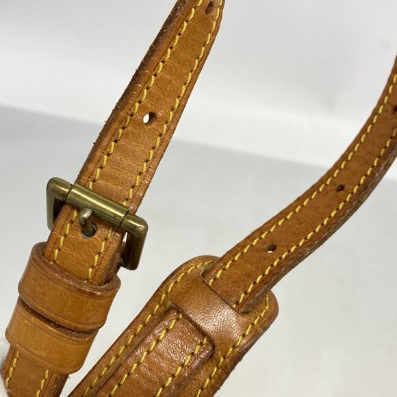 LOUIS VUITTON Brown Monogram Shoulder Bag - Picture 8 of 15